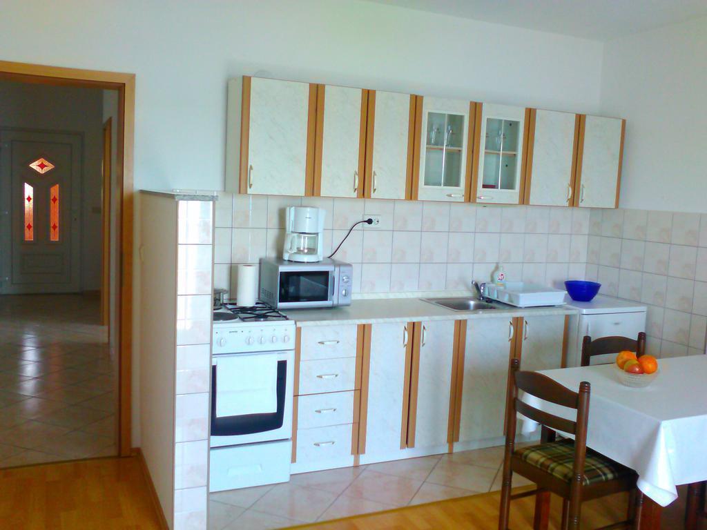 Apartments Karalic Crikvenica Rum bild